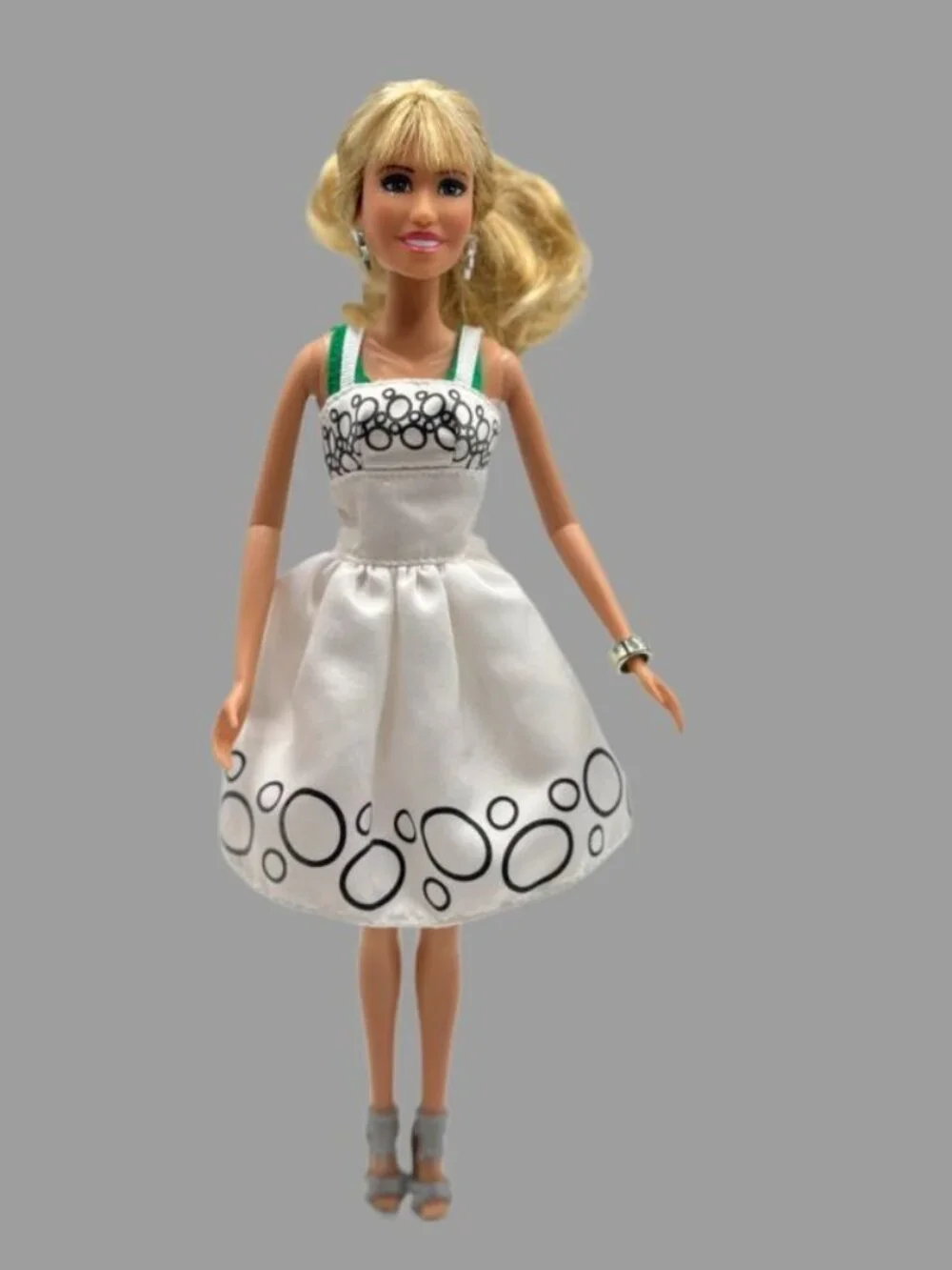 2008 Hannah Montana Fashion Moves Doll JAKKS Disney + Extra Miley Fashion Dress